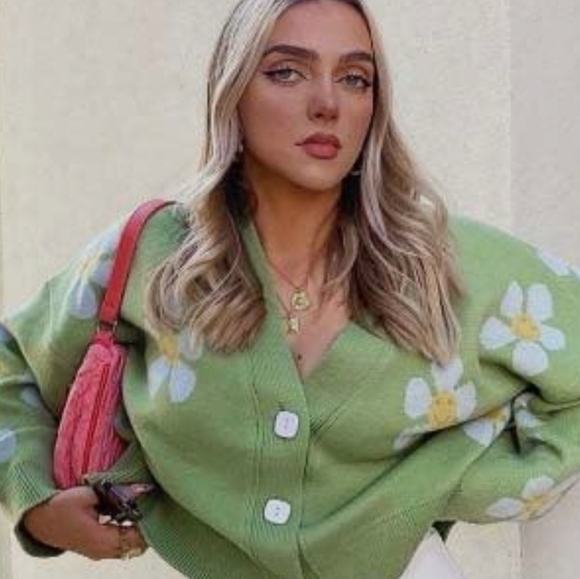 Forever21 plus sweater - Picture 3 of 8